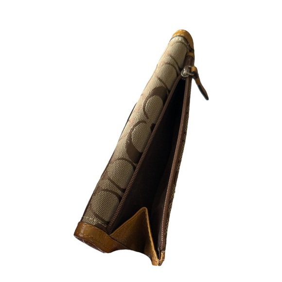 Authentic y2k Vintage Coach Monogram Logo Buckle Wallet Tan Beige Patent trim - Picture 6 of 8